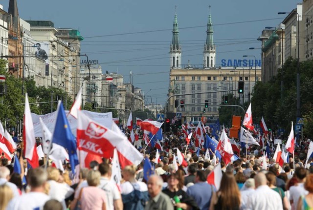 Marsz pamięci Andrzeja Leppera. Minęło pięć lat od śmierci założyciela Samoobrony