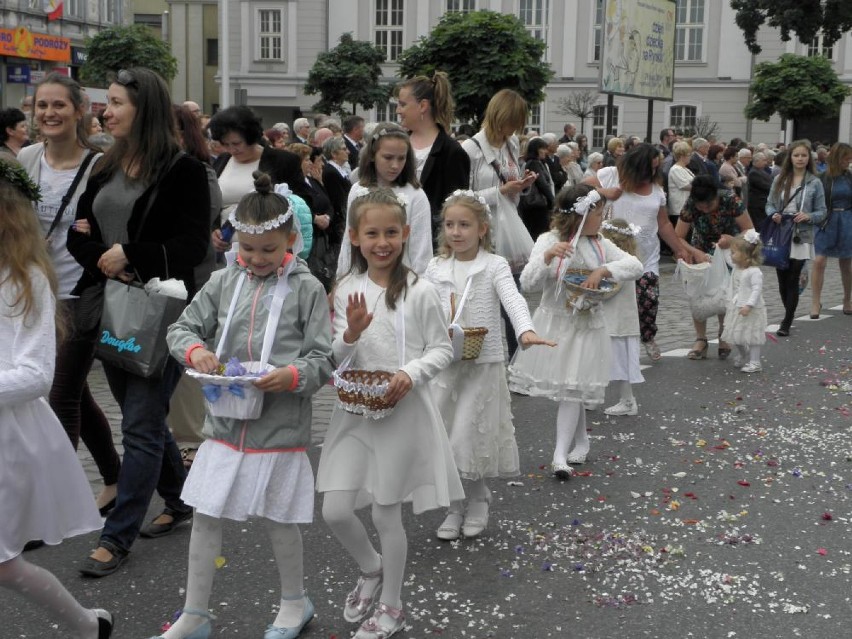 Procesja Bożego Ciała w Ostrowie [FOTO]