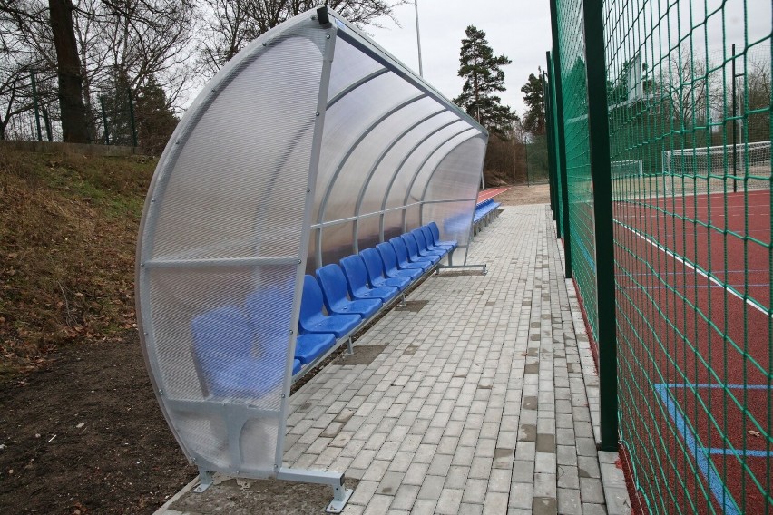 Szkoły Podstawowe numer 3 i 5 w Skarżysku-Kamiennej mają nowe boiska. To nowoczesne kompleksy sportowe. Zobaczcie wideo i zdjęcia