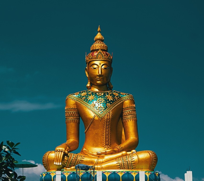 Dominującą religią w Tajlandii jest buddyzm.