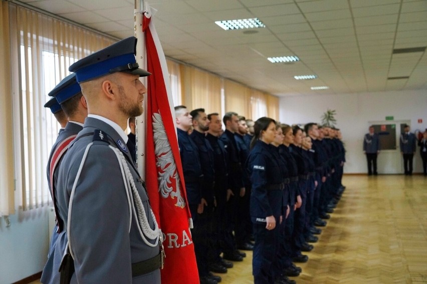 Pierwsze w tym roku ślubowanie nowo przyjętych do służby...