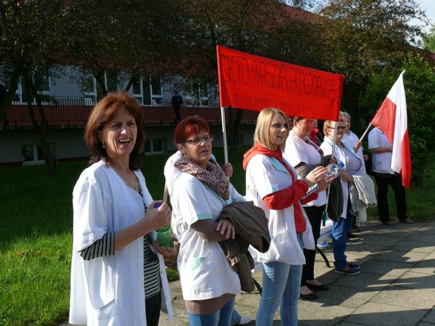 Protest sprzątaczek przed szpitalem w Bełchatowie [ZDJĘCIA]