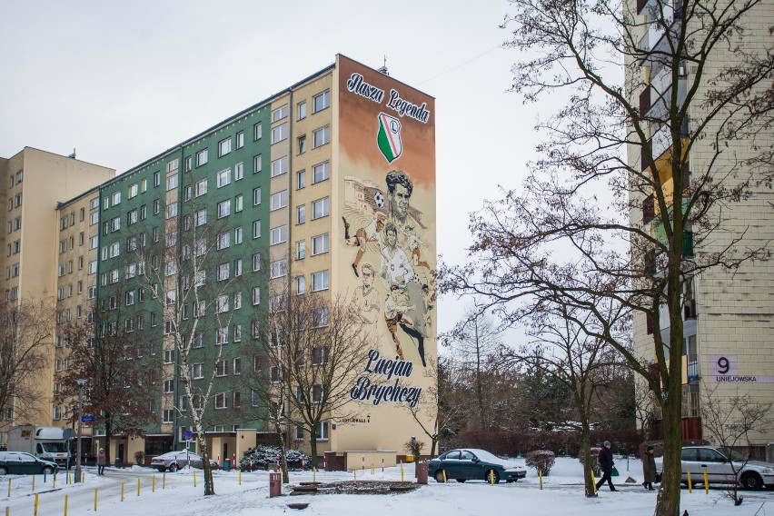 Mural dla Lucjana Brychczego przy ul. Uniejowskiej na...