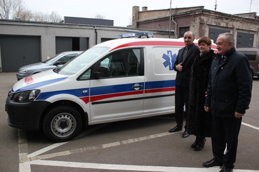 Nowy ambulans dla Szpitala Powiatowego w Zawierciu [FOTO]