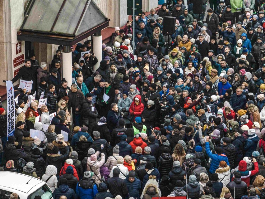 Protest przeciwko wysokim podwyżkom cen ciepła w Piotrkowie...