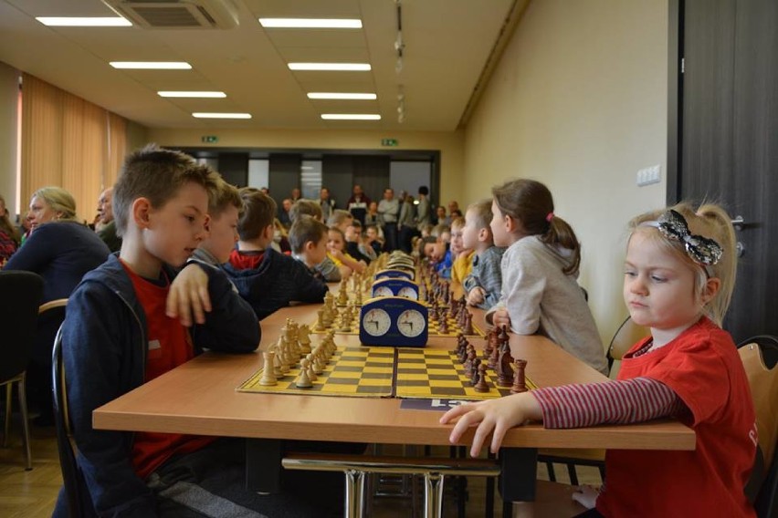 Libiąż. Dzieci i dorośli rywalizowali w IV Turnieju Szachowym o Puchar 50-lecia Libiąża