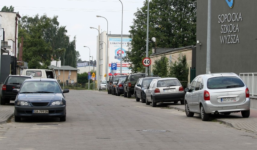 Sopot. Strefa płatnego parkowania w Sopocie. Nowe parkometry na ulicy Rzemieślniczej