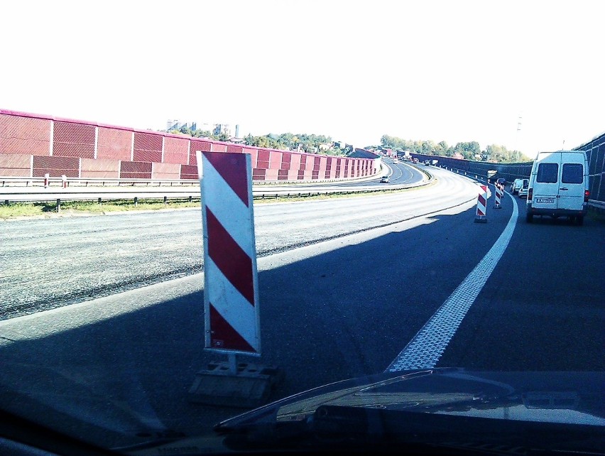 Korki na A4: Drogowcy wymieniają nawierzchnię na rudzkim odcinku autostrady [ZDJĘCIA]