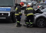 Tarnów. Radiowóz zderzył się z toyotą. Na sygnale wjechał przy czerwonym świetle na skrzyżowanie al. Solidarności i Klikowskiej [ZDJĘCIA]