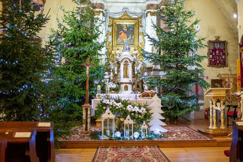 Piękny, świąteczny wystrój kościoła w Lutynia