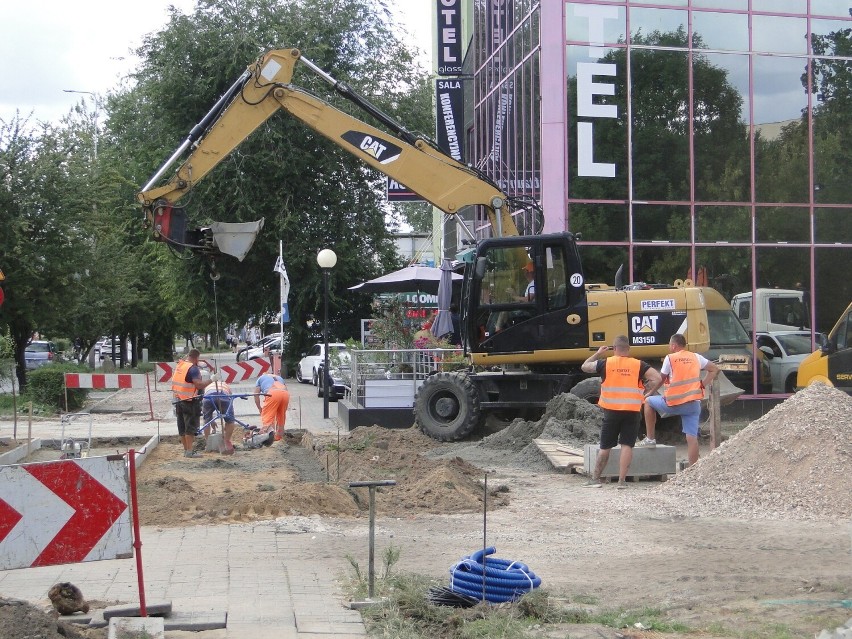 Budowa ścieżki rowerowej w centrum Radomia na finiszu. Zobacz zdjęcia 