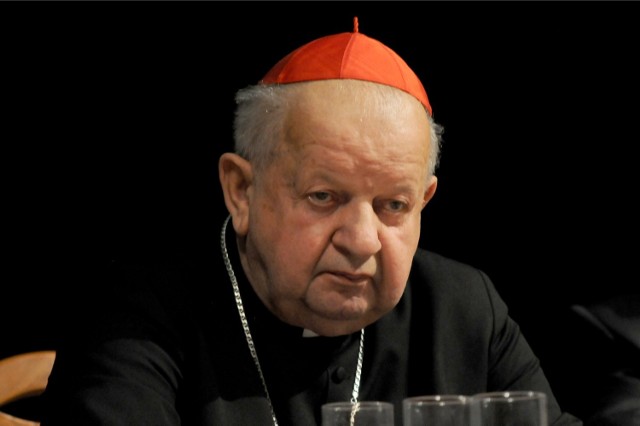 W Rzymie nikt nie bierze pod uwagę przyjęcia rezygnacji kardynała Dziwisza.