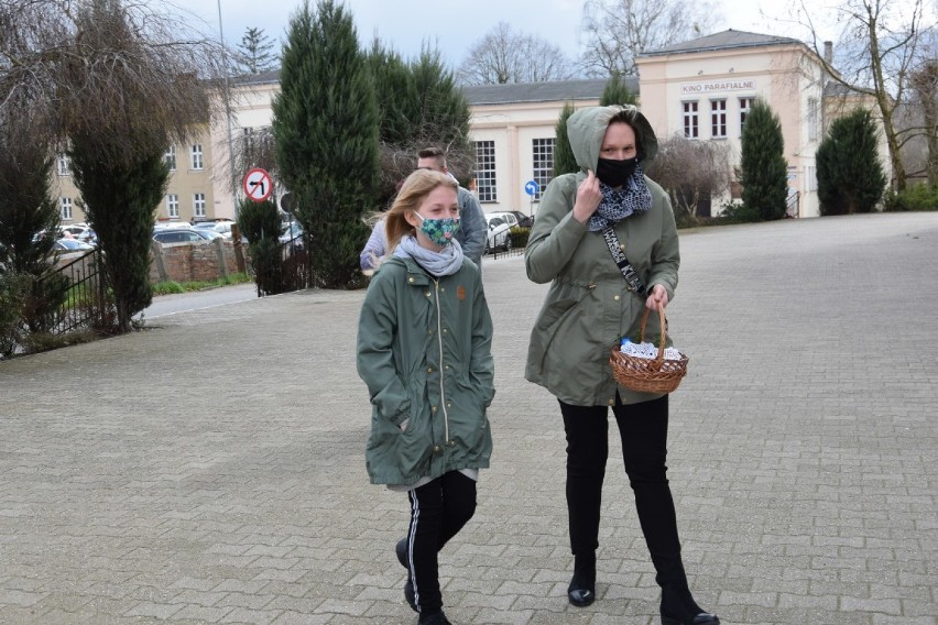 Święcenie potraw. Parafia pw. NMP Wniebowziętej w Zbąszyniu - 3 kwietnia 2021, godz.14.00