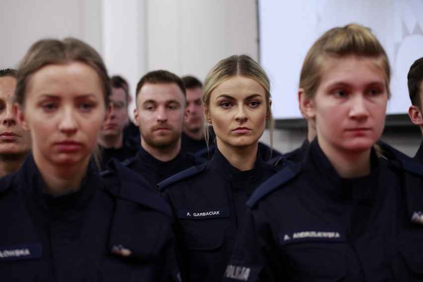 Uroczysta zbiórka wielkopolskich policjantów. Nowi funkcjonariusze złożyli ślubowanie! 