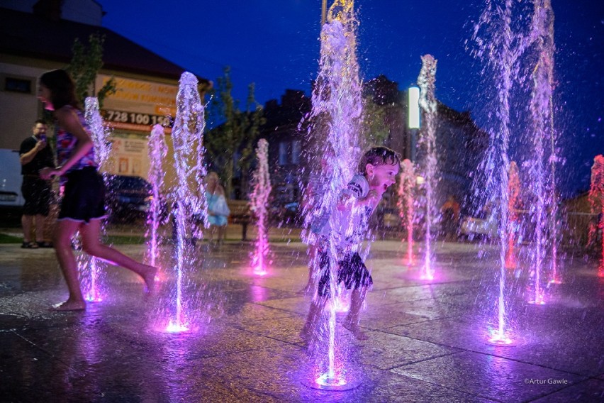 Atrakcyjnej fontanny w centrum miasta