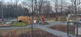 Tężnia w Parku Kuronia w Sosnowcu już działa, choć jeszcze nie jest skończona. Mieszkańcy korzystali z dobrej pogody. Zobaczcie!