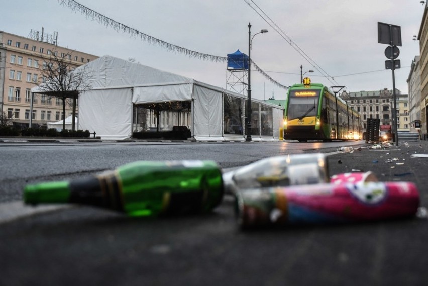 Poznań w śmieciach! Tak wygląda miasto w pierwszym dniu...