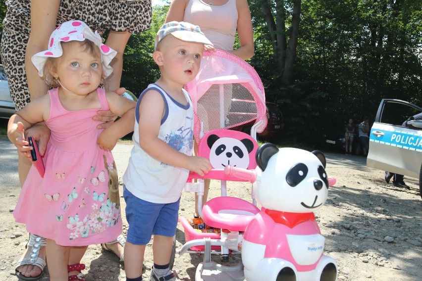 Wspólna zabawa dzieci i rodziców w dzielnicy Falkowa [ZDJĘCIA, WIDEO]