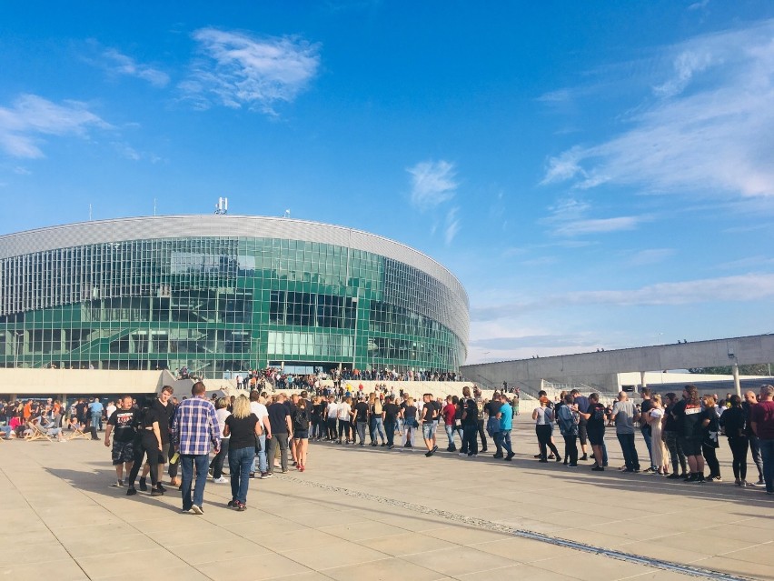 Fani Scorpions przygotowują się do koncertu w Arena Gliwice