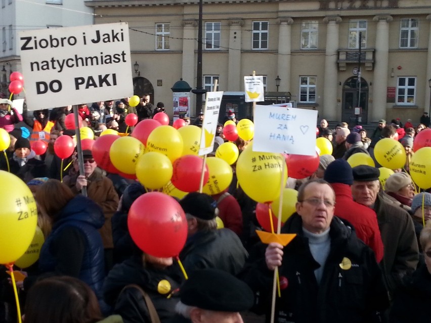 Murem za Hanką. Marsz na Piotrkowskiej [ZDJĘCIA]