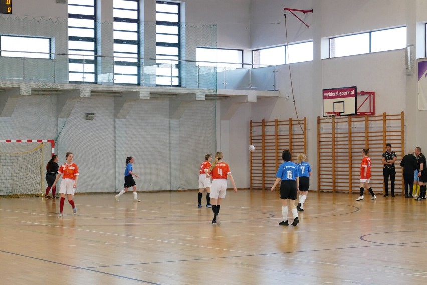 W hali miejskiej w Lęborku rozegrano Ogólnopolski Turniej Futsalu Kobiet ZSS Sprawni Razem.