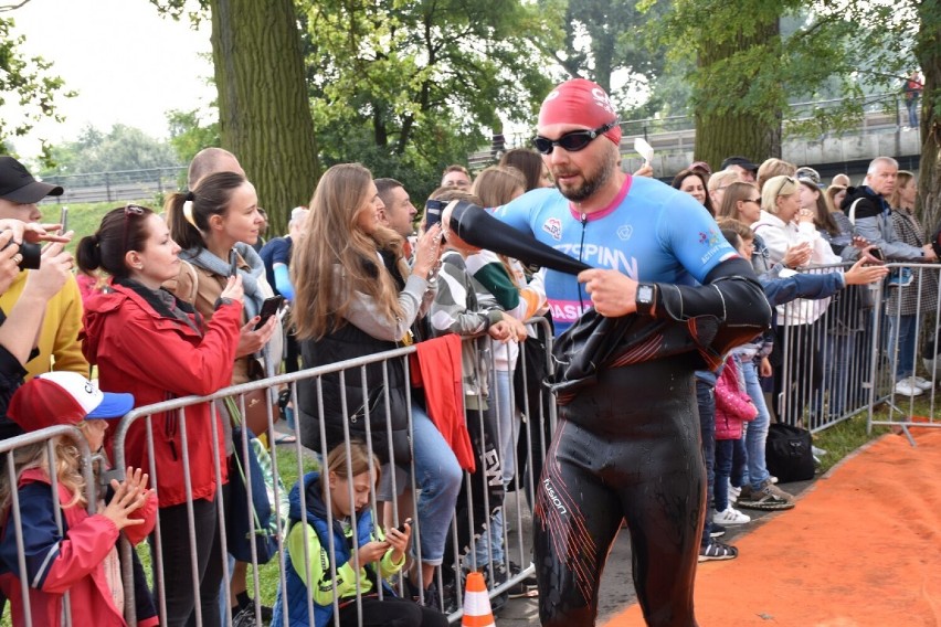 Calisia Triathlon. Tak było na starcie i na trasie zawodów. ZDJĘCIA