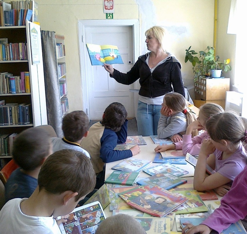 Iwona Rutkowska czyta dzieciomFot. Justyna Bartkowiak