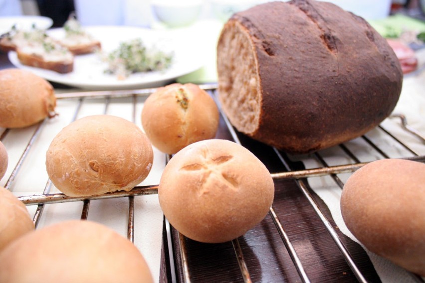 Warsztaty pieczenia chleba w Winiarni WeWe