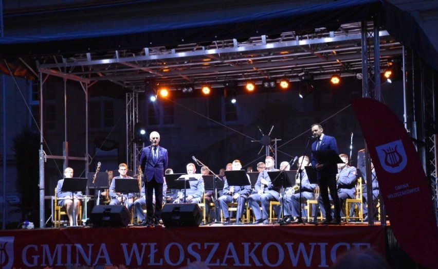 Niezwykły koncert przed Pałacem Sułkowskich