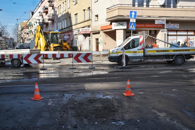 W poniedziałek i wtorek na kilku ulicach w Krakowie spodziewane są przerwy w dostawie wody. Sprawdź, gdzie i kiedy nie będzie wody!