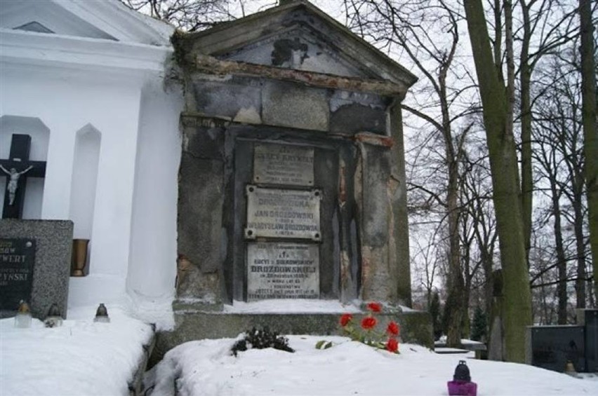 1 listopada w Koninie. Zbiórka pieniędzy na renowację zabytkowych grobów
