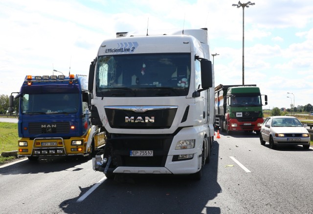 Kolizja tirów na A1 pod Piotrkowem