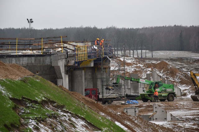 S11 w rejonie Bobolic, gdzie kończą się prace na odcinku od Koszalina, tu znacznie się budowa fragmentu do Szczecinka