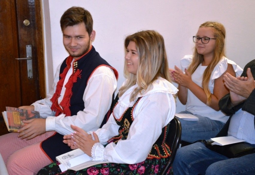 Narodowe Czytanie w Staszowie - mieszkańcy czytali "Wesele"