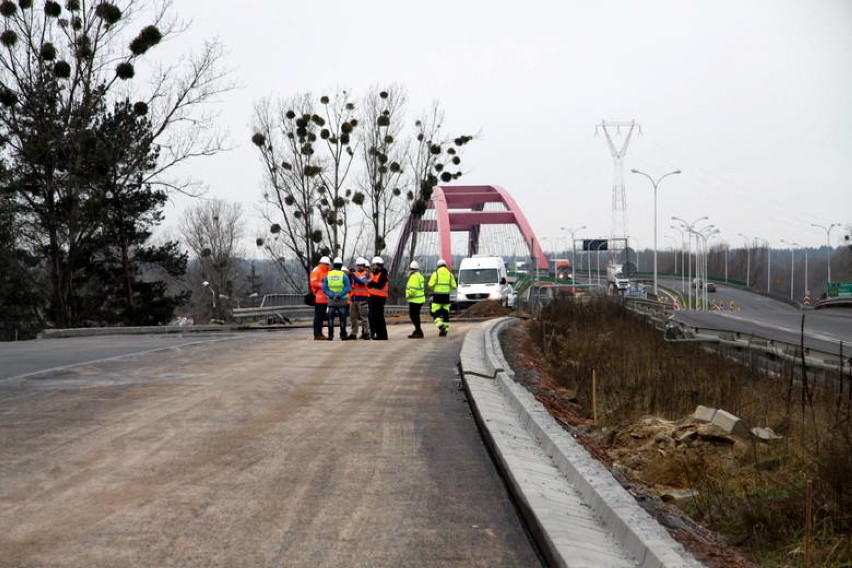 Budowa drogi S12 w okolicach Puław. Za pół roku dojedziemy ekspresówką do mostu na Wiśle? (ZDJĘCIA)