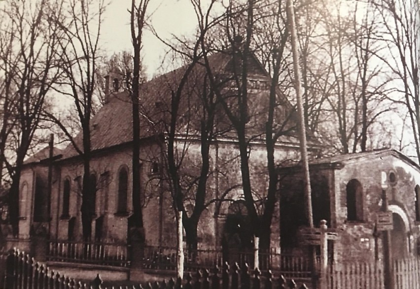 Lata 1920-1940, Kościół parafialny pw. św. Kazimierza w Świnicach Warckich
