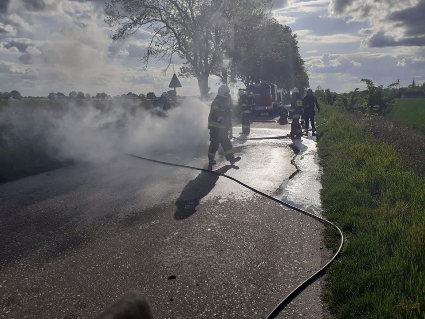 Pożar samochodu na trasie Przylepki-Brodnica