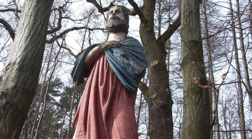 XIX wieczna figura "Chrystusa bez ręki" z kapliczki w lesie "Dębina" przejdzie renowację [ZDJĘCIA]