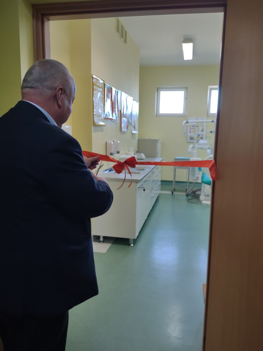 Otwarcie gabinetu stomatologicznego w Szkole Podstawowej w Budzyniu