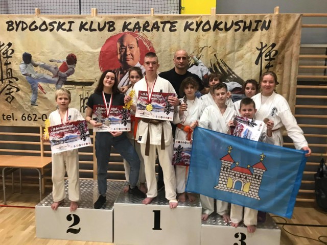 Zawodnicy z Pałuckiego Klubu Karate Kyokushin w Żninie.