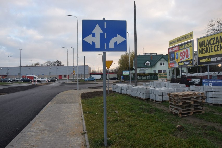 Ulica Popiełuszki w Wieluniu jest przejezdna, ale to nadal plac budowy [FOTO]