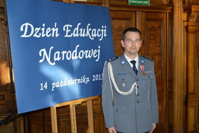 Komendant odznaczony Medalem Komisji Edukacji Narodowej