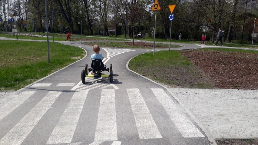 Kraków. Zaoferował jazdę na gokartach za darmo dla podopiecznych domów dziecka. Bez odzewu. Teraz MOPS przeprasza, będzie akcja