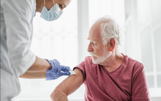 Głogowscy seniorzy mogą się zaszczepić przeciwko grypie