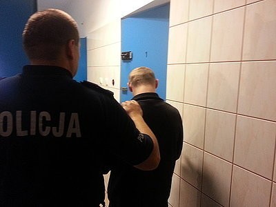 Policjanci zatrzymali mężczyznę, który wczoraj około godz....