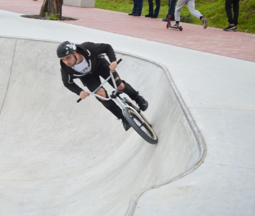 Niedziela na skarżyskim skate parku. Warsztaty, zawody, mnóstwo zabawy (ZDJĘCIA)