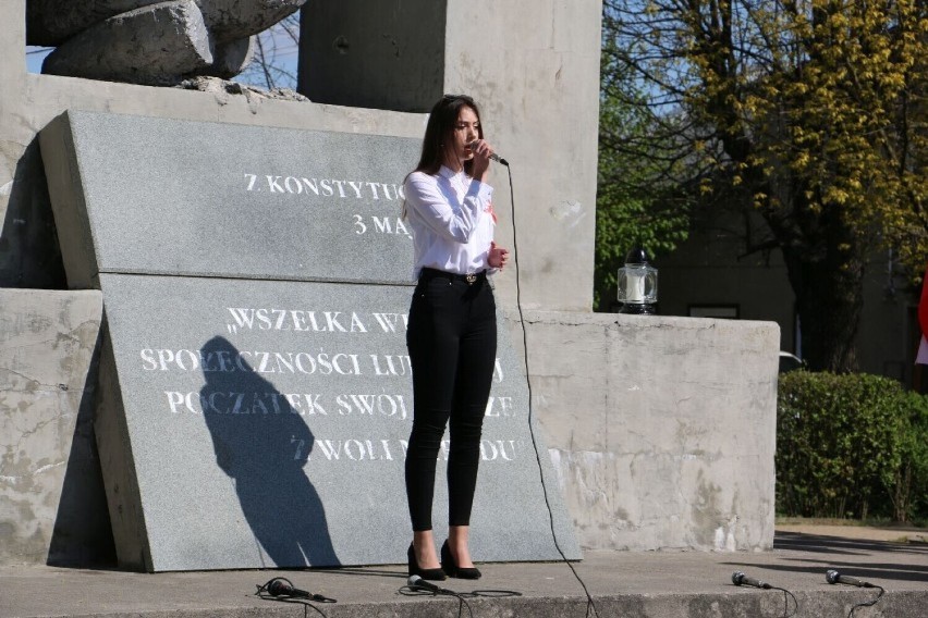 Pomnik na Placu 3 Maja w Aleksandrowie Kujawskim nazywany...