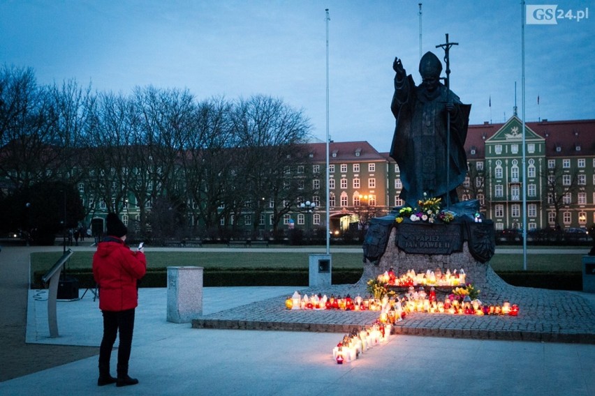  Szczecinianie nie zapomnieli o rocznicy śmierci papieża Jana Pawła II [ZDJĘCIA] 