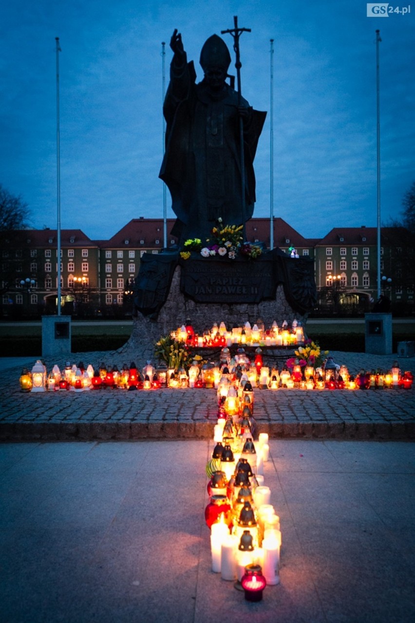  Szczecinianie nie zapomnieli o rocznicy śmierci papieża Jana Pawła II [ZDJĘCIA] 