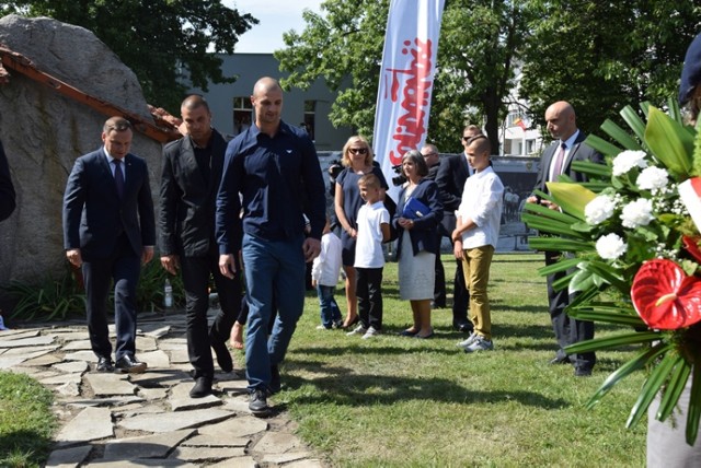 Zbrodnia Lubińska. Prezydent i premier złożyli kwiaty pod pomnikami zastrzelonych